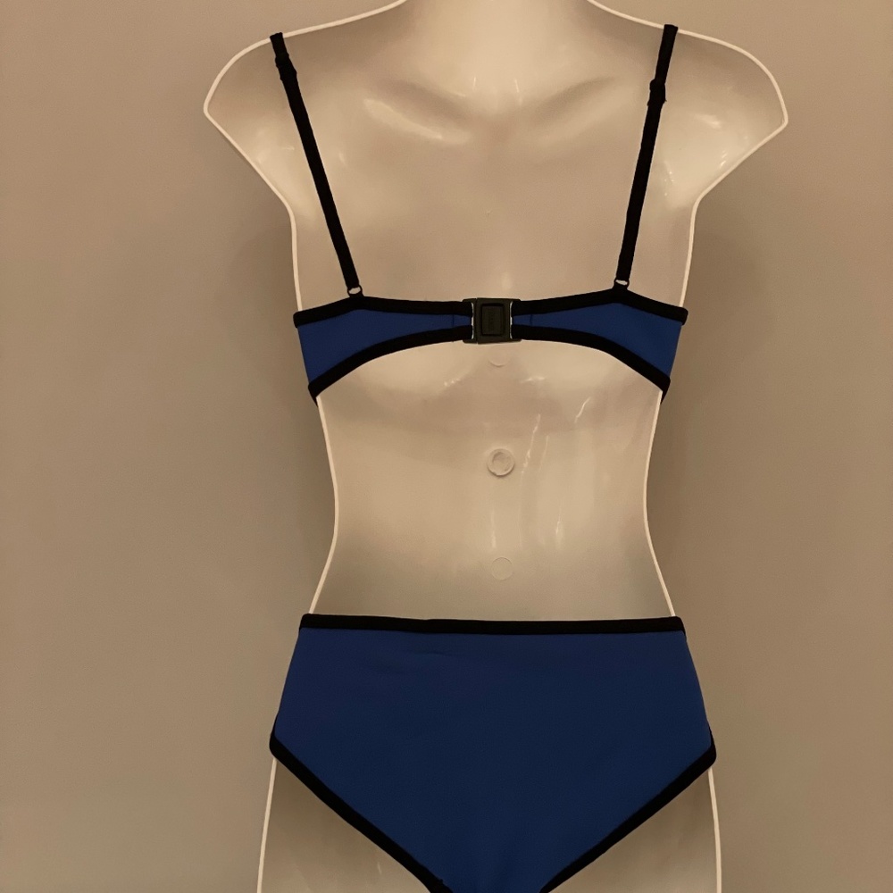 Triangl Bikini - Picture 2 of 4
